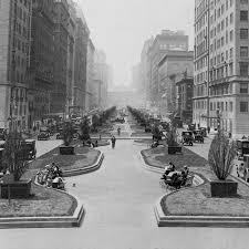 Original layout for Park Ave, with wide Park like medians.